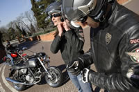 Motorrad Helm _GIX3845_b200.jpg